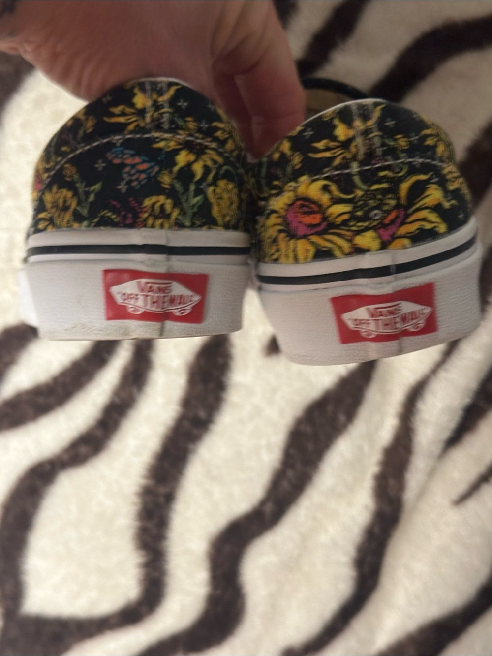 Vans Skull Print Slide Ons - Picture 2 of 7